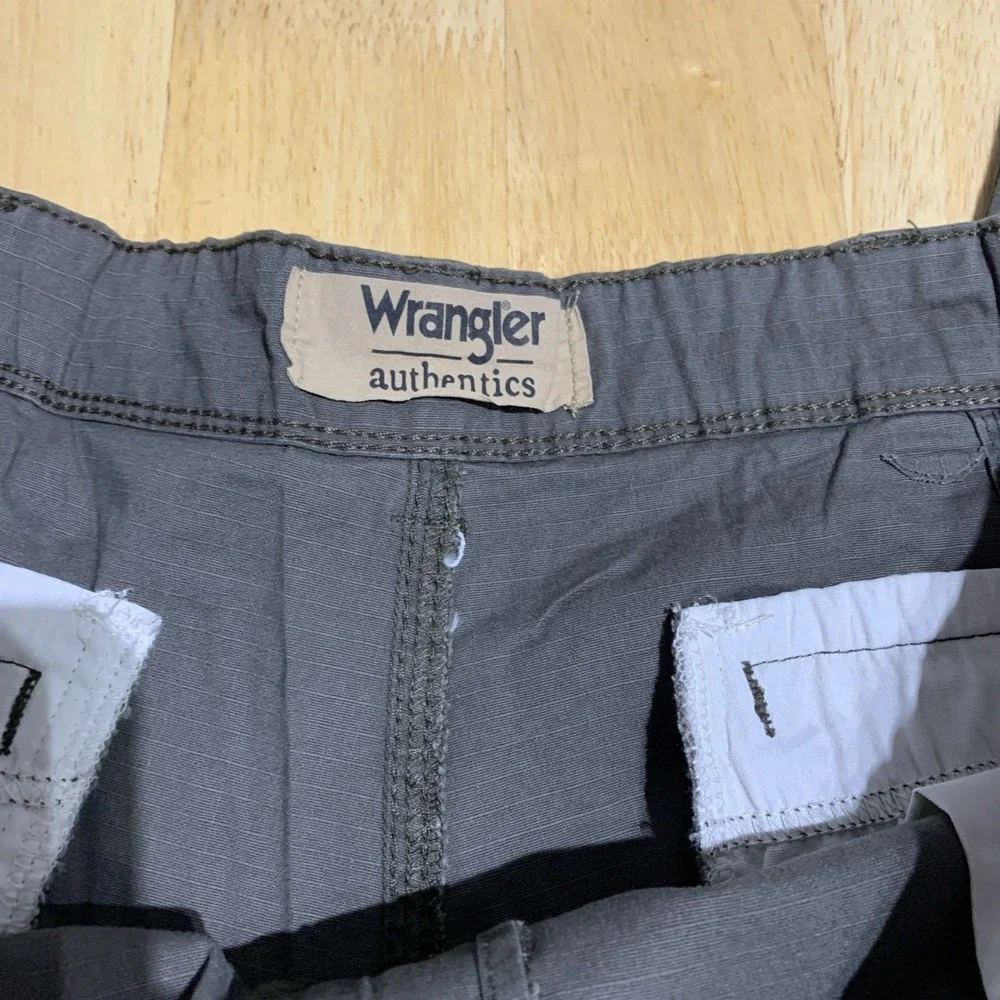 Wrangler Authentics Men's‎ 40x34 Gray Relaxed Stretch Classic Cargo Pants